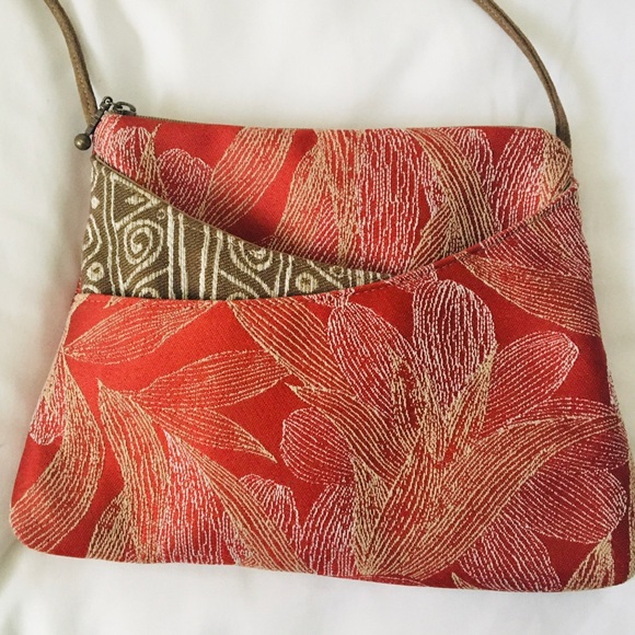 Maruca tm Small crossbody bag (cosmic cosmo red) - Picture 4 of 7